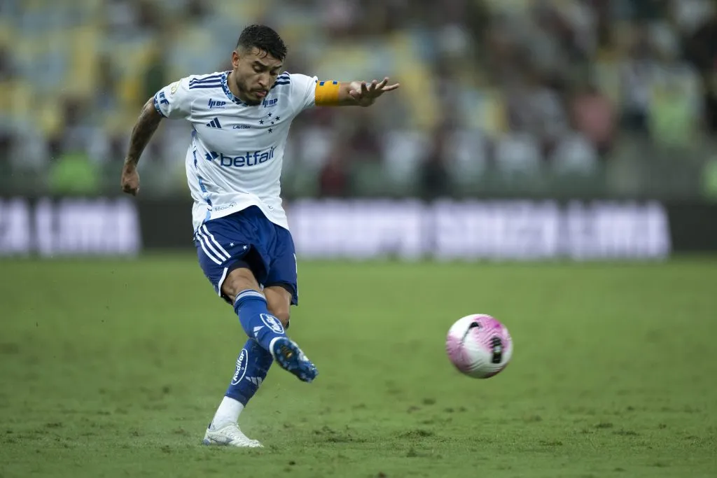 RJ – RIO DE JANEIRO – 03/10/2024 – BRASILEIRO A 2024, FLUMINENSE X CRUZEIRO – William jogador do Cruzeiro durante partida contra o Fluminense no estadio Maracana pelo campeonato Brasileiro A 2024. Foto: Jorge Rodrigues/AGIF