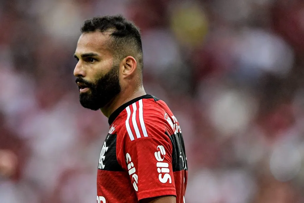 RJ – RIO DE JANEIRO – 22/10/2023 – BRASILEIRO A 2023, FLAMENGO X VASCO – Thiago Maia jogador do Flamengo durante partida contra o Vasco no estadio Maracana pelo campeonato Brasileiro A 2023. Foto: Thiago Ribeiro/AGIF