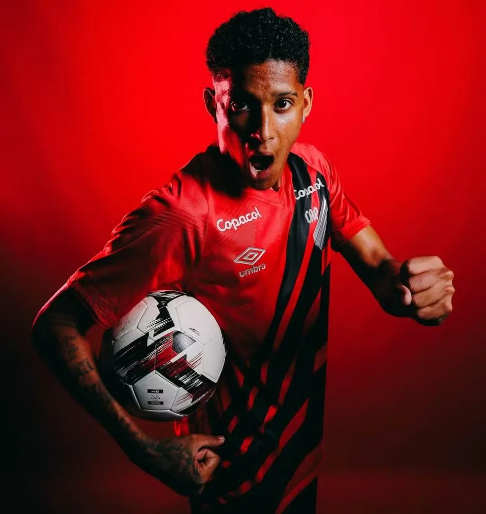 Tevis destacou que quer ser campeão com o Athletico em 2025. Foto: José Tramontin/athletico.com.br