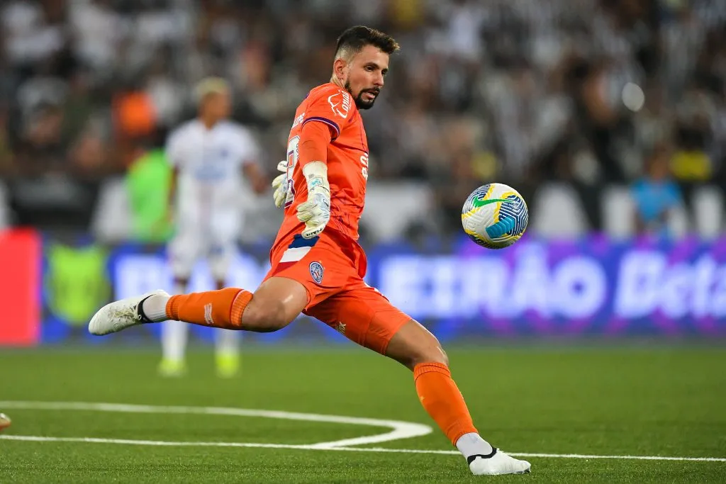 Marcos Felipe goleiro do Bahia durante partida contra o Botafogo campeonato Brasileiro A 2024. Foto: Thiago Ribeiro/AGIF