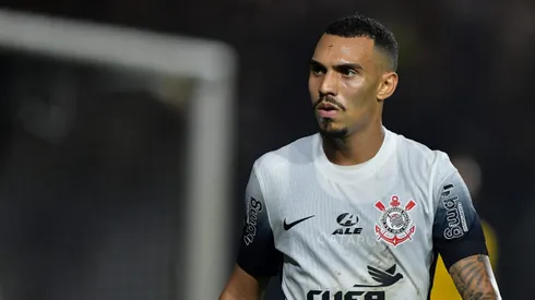 Matheuzinho jogador do Corinthians durante partida contra o Vasco no estadio Sao Januario pelo campeonato Brasileiro A 2024.