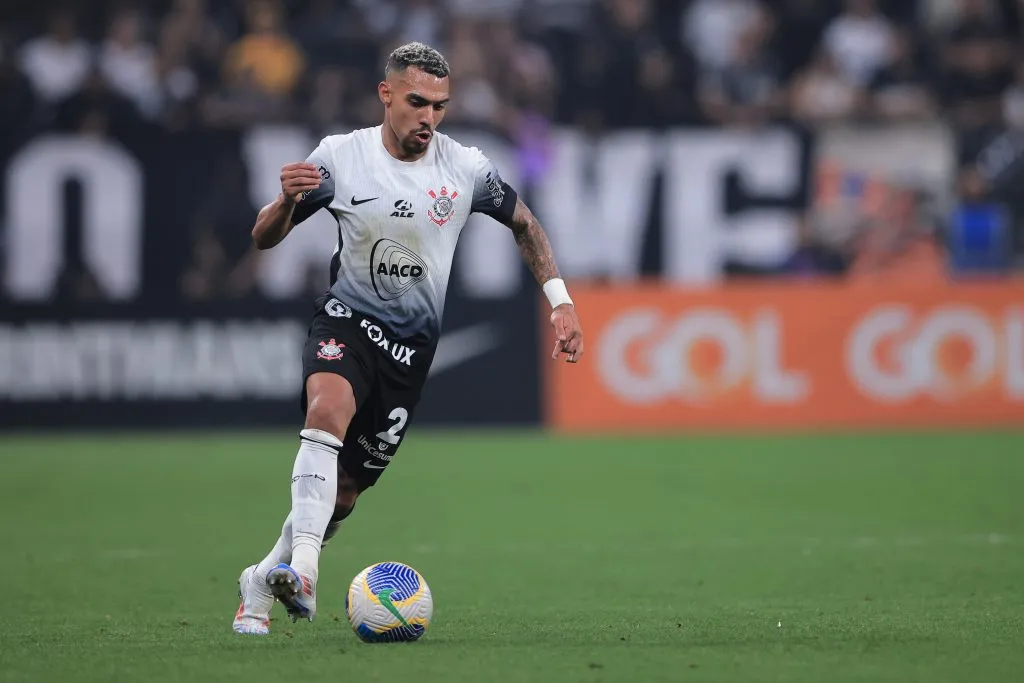 Matheuzinho jogador do Corinthians durante partida contra o Vitoria no estadio Arena Corinthians pelo campeonato Brasileiro A 2024. Foto: Ettore Chiereguini/AGIF