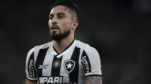 Alex Telles jogador do Botafogo