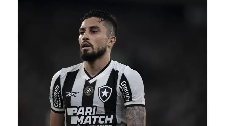 Alex Telles jogador do Botafogo
