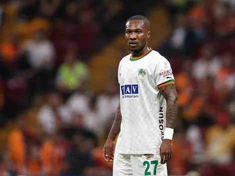 Vasco escolhe outro atacante após indefinição com Loide Augusto