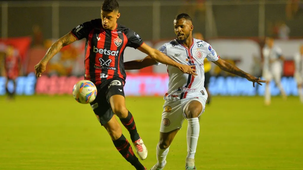 Camutanga defendendo o Vitória no Campeonato Baiano 2024 – Foto: Walmir Cirne/AGIF