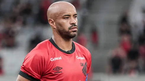 Thiago Heleno, jogador do Athletico-PR, durante partida contra o Londrina pelo Campeonato Paranaense de 2024. Foto: Robson Mafra/AGIF