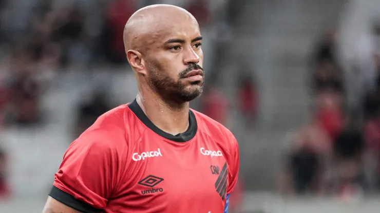 Thiago Heleno, jogador do Athletico-PR, durante partida contra o Londrina pelo Campeonato Paranaense de 2024. Foto: Robson Mafra/AGIF