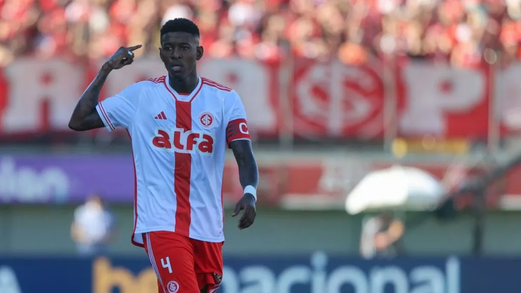 Vitão em ação pelo Internacional no Campeonato Gaúcho – Foto: Ricardo Duarte/Internacional