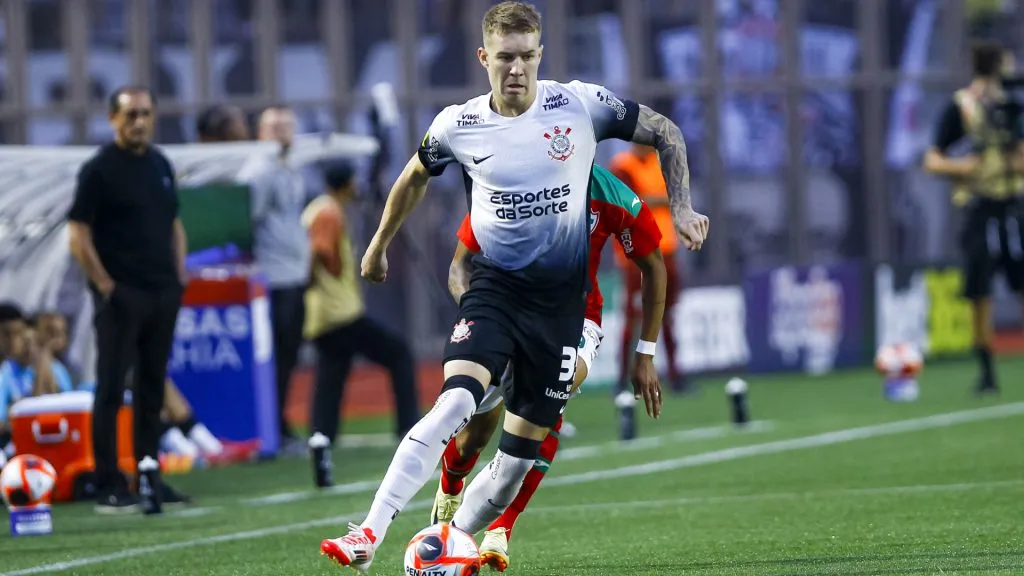 Especulado no Ceará, Charles está defendendo o Corinthians no Paulistão – Foto: Marco Miatelo/AGIF