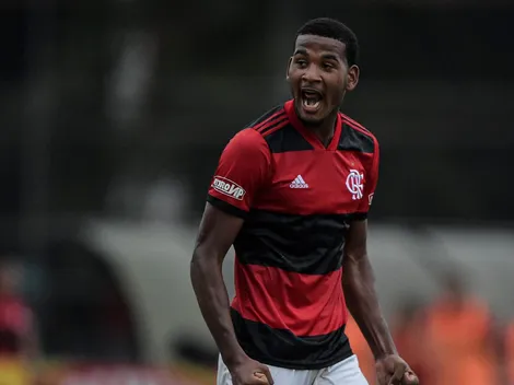 Flamengo toma nova atitude e notícia sobre futuro de Cleiton chega como 'bomba'