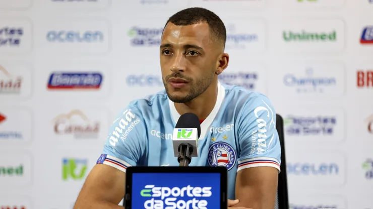 Vitor Hugo, zagueiro do Bahia, em apresentação oficial (Imagem: Felipe Oliveira / EC Bahia)