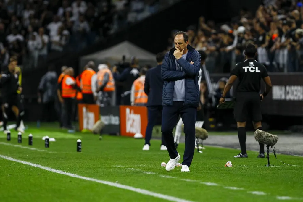 Rogério Ceni foi sincero ao falar sobre uma provável dupla de ataque. Foto: Marco Miatelo/AGIF