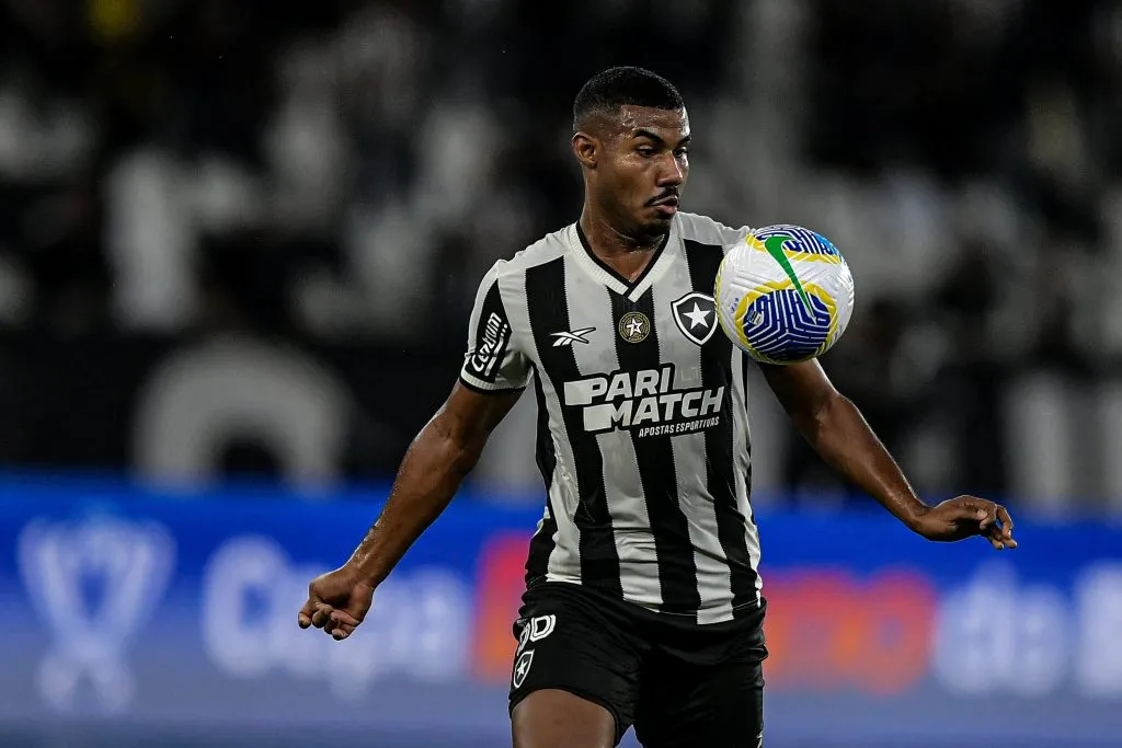 RJ – RIO DE JANEIRO – 30/07/2024 – COPA DO BRASIL 2024, BOTAFOGO X BAHIA – Cuiabano jogador do Botafogo durante partida contra o Bahia no estadio Engenhao pelo campeonato Copa Do Brasil 2024. Foto: Thiago Ribeiro/AGIF