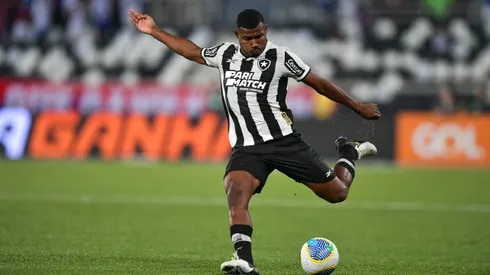 Cuiabano jogador do Botafogo durante partida contra o Bahia no estadio Engenhao pelo campeonato Brasileiro A 2024.