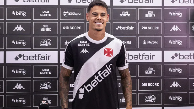 Lucas Freitas em apresentação do Vasco.