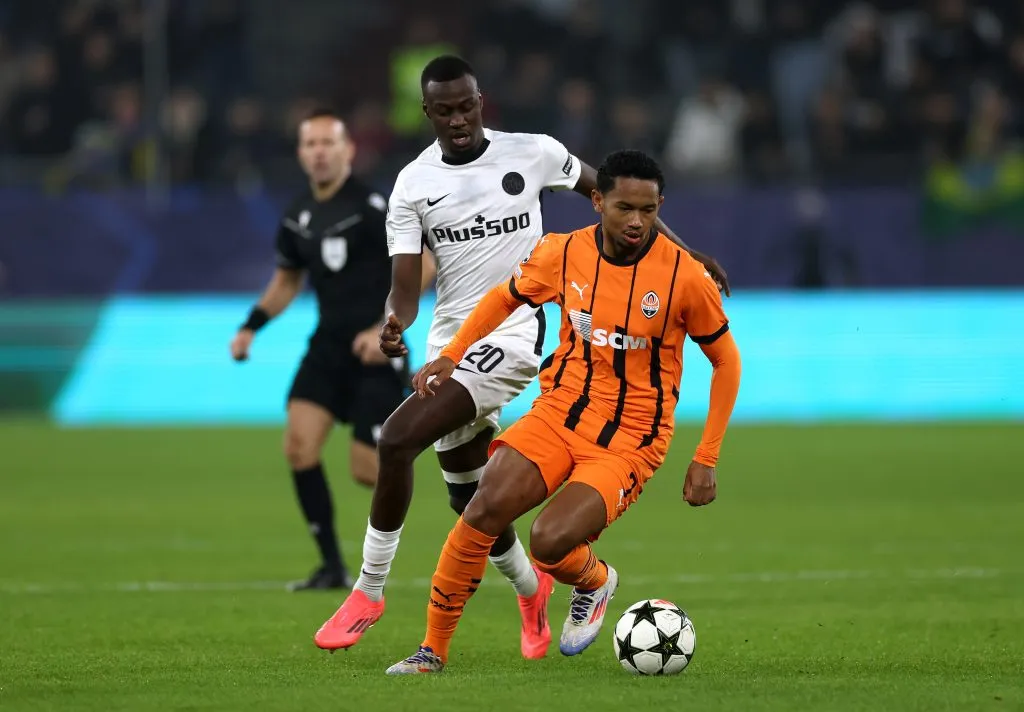 Eguinaldo durante confronto contra o Young Boys na Champions League 2024/25 (Photo by Lars Baron/Getty Images)
