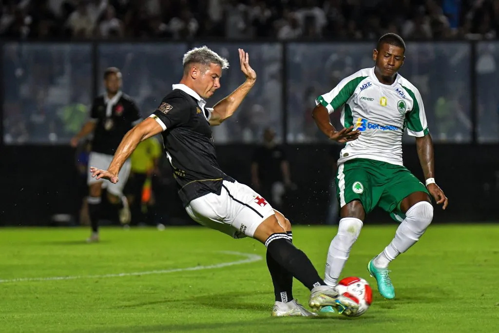 Capasso jogador do Vasco durante partida contra o Boavista pelo campeonato Carioca 2024. Foto: Thiago Ribeiro/AGIF