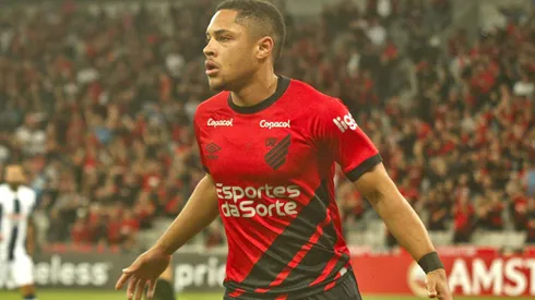 Vitor Roque jogador do Athletico-PR durante partida contra o Alianza Lima no estadio Arena da Baixada pelo campeonato Libertadores 2023.