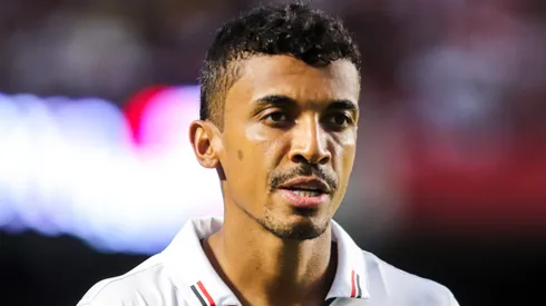 Luiz Gustavo jogador do Sao Paulo durante execucao do hino nacional antes da partida contra o Bragantino no estadio Morumbi pelo campeonato Paulista 2024.