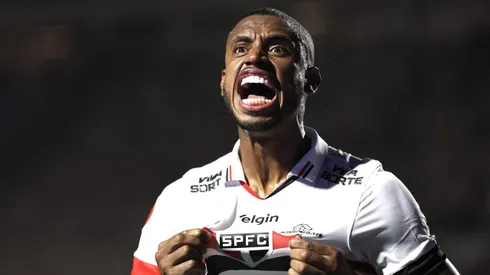 Andre Silva jogador do Sao Paulo comemora seu gol durante partida contra o Portuguesa no estadio Pacaembu pelo campeonato Paulista 2025.