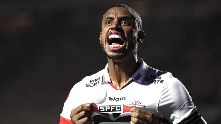 Andre Silva jogador do Sao Paulo comemora seu gol durante partida contra o Portuguesa no estadio Pacaembu pelo campeonato Paulista 2025.