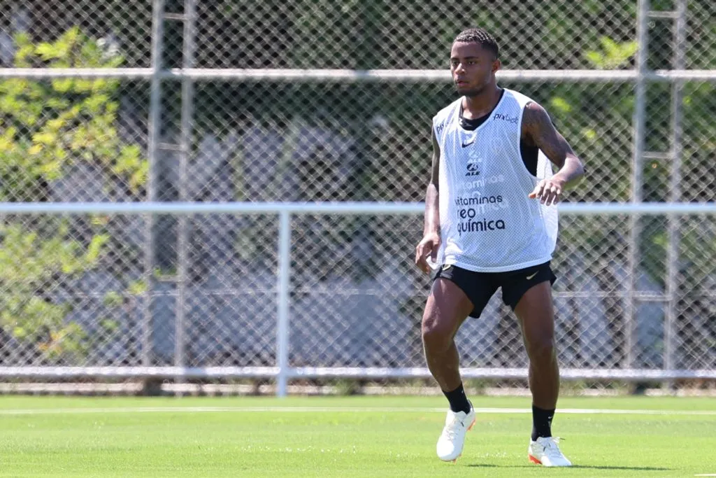 Diego Palacios jogador do Corinthians durante treino no Centro de Treinamento CT Joaquim Grava. Foto: Marcello Zambrana/AGIF