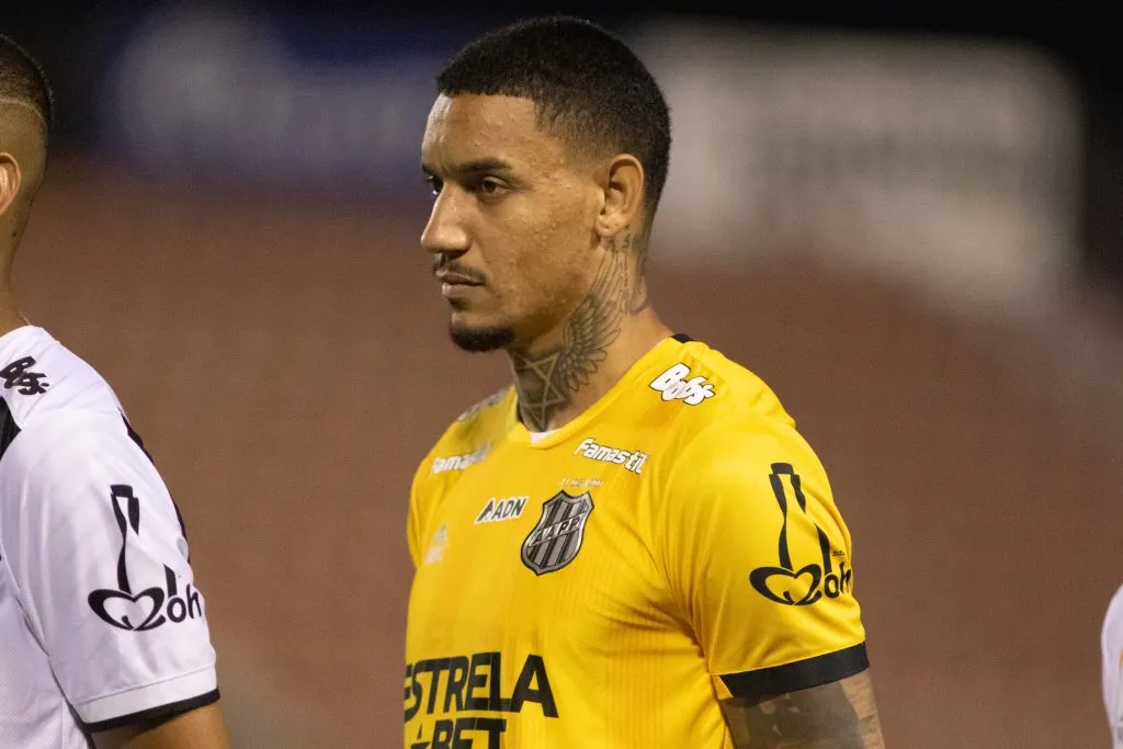SP – ITU – 28/06/2023 – BRASILEIRO B 2023, ITUANO X PONTE PRETA – Pedro Rocha goleiro do Ponte Preta durante partida contra o Ituano no estadio Novelli Junior pelo campeonato BRASILEIRO B 2023. Foto: Guilherme Drovas/AGIF