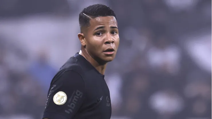 Botafogo quer contratar Wesley.