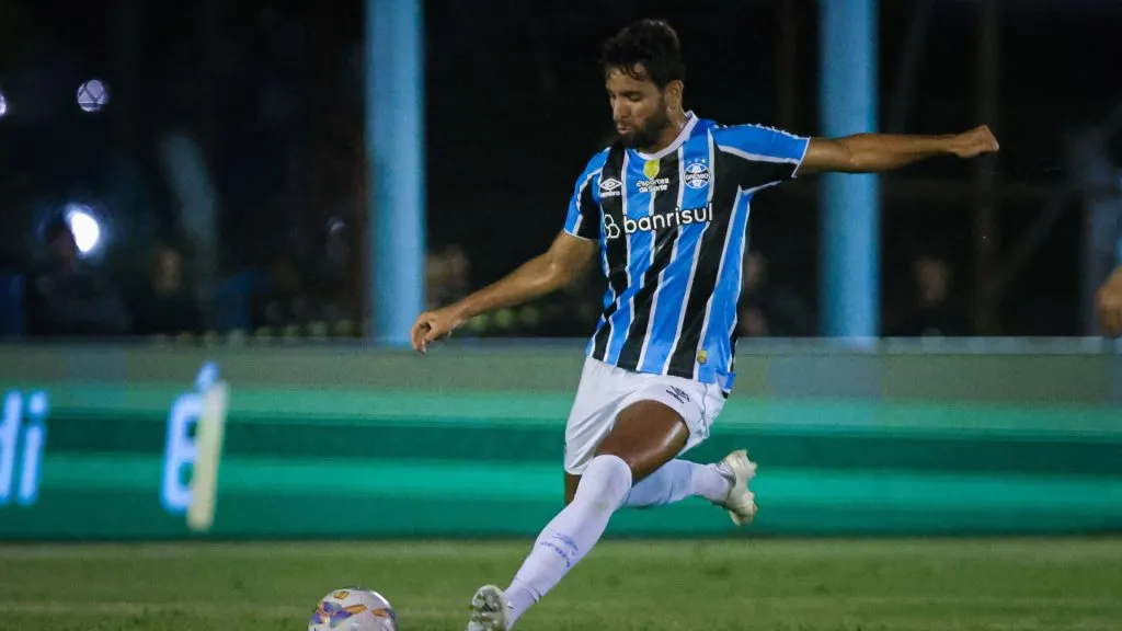 Vitória quer Pepê, do Grêmio