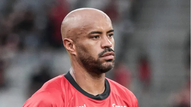 Thiago Heleno quer ficar no Athletico.