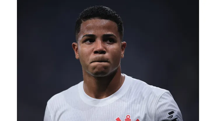 Wesley durante confronto contra o Vitória no Brasileirão de 2024.