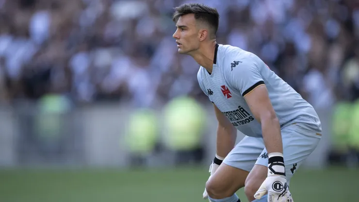 Leo Jardim goleiro do Vasco durante partida contra o Nova Iguacu no estadio Maracana pelo campeonato Carioca 2024.