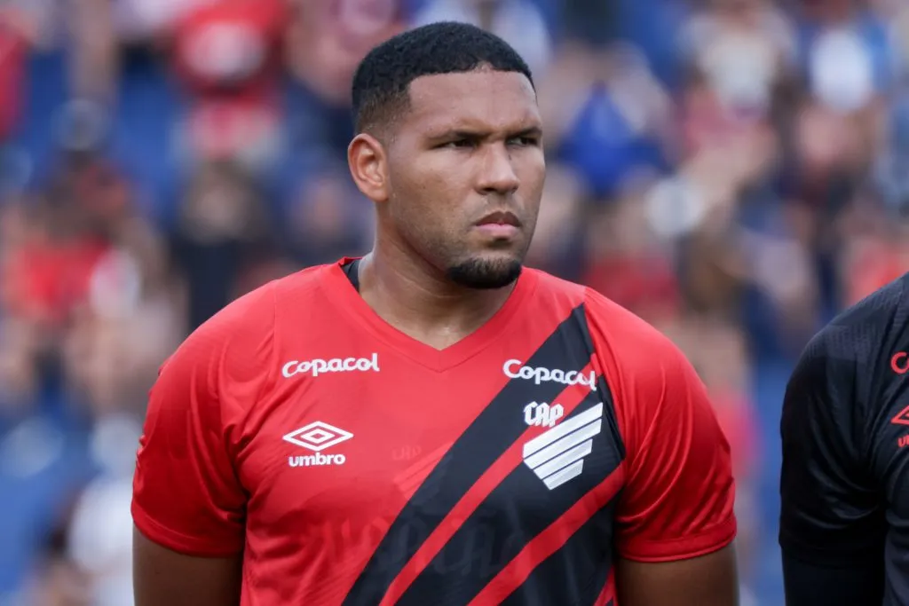 Matheus Felipe jogador do Athletico-PR durante partida contra o Andraus no estadio Durival de Britto pelo campeonato Paranaense 2025. Foto: Robson Mafra/AGIF