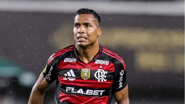 Alex Sandro será desfalque no Flamengo.