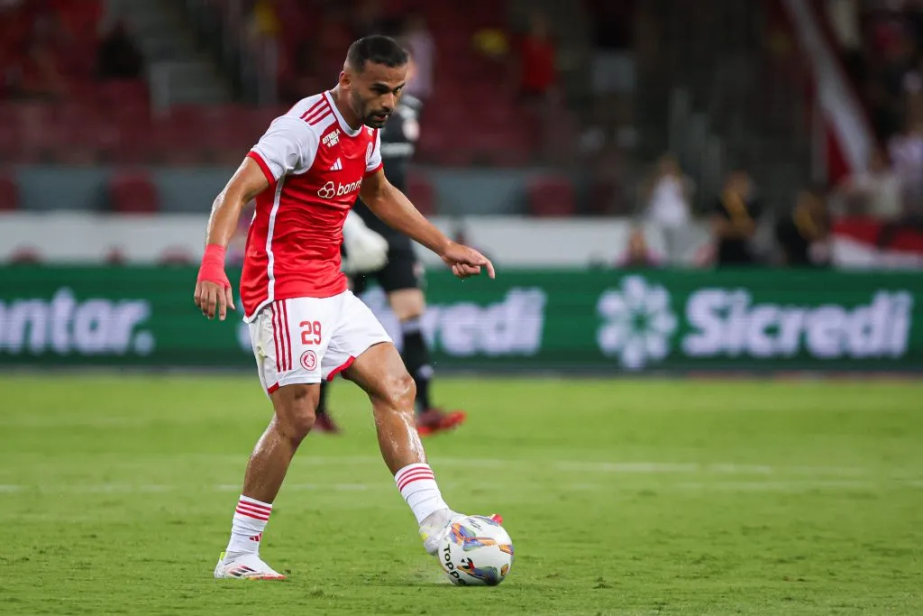 Thiago Maia jogador do Internacional durante partida contra o Avenida no  Beira-Rio pelo campeonato Gaúcho 2025. Foto: Maxi Franzoi/AGIF