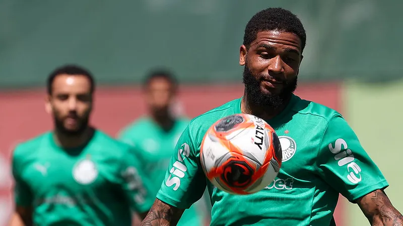 O jogador Micael, da SE Palmeiras, durante treinamento, na Academia de Futebol. (Foto: Cesar Greco/Palmeiras/by Canon)