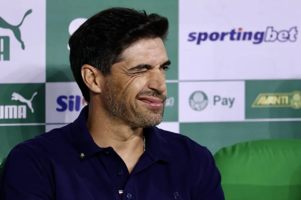 SP – SAO PAULO – 20/02/2025 – PAULISTA 2025, PALMEIRAS X BOTAFOGO-SP – Abel Ferreira tecnico do Palmeiras durante partida contra o Botafogo-SP no estadio Arena Allianz Parque pelo campeonato Paulista 2025. Foto: Marcello Zambrana/AGIF