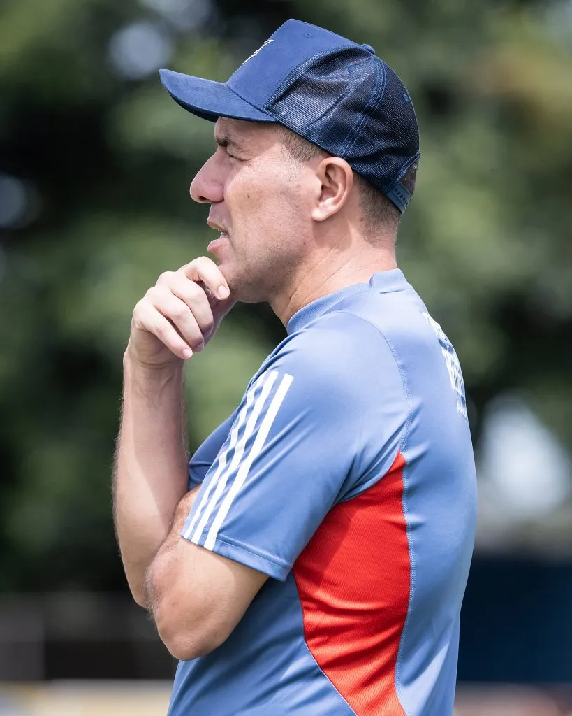 Leonardo Jardim, técnico do Cruzeiro, em treino (Foto: Gustavo Aleixo/Cruzeiro)