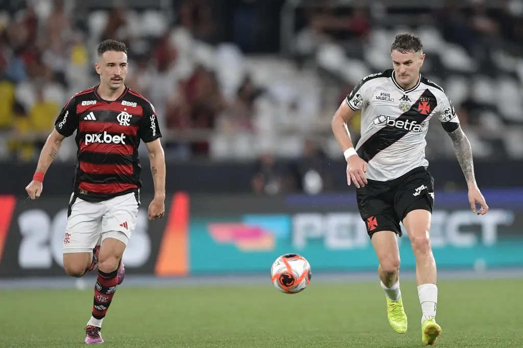 RJ – RIO DE JANEIRO – 01/03/2025 – CARIOCA 2025, VASCO X FLAMENGO – Vegetti jogador do Vasco durante partida contra o Flamengo no estadio Engenhao pelo campeonato Carioca 2025. Foto: Thiago Ribeiro/AGIF