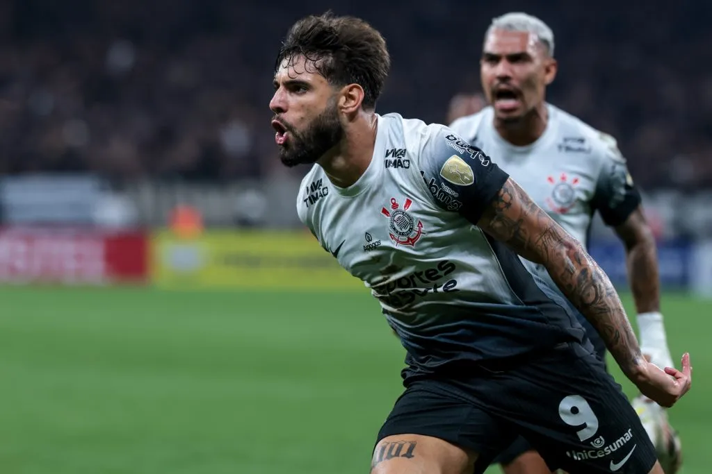 Yuri Alberto comemorando gol decisivo contra o Universidad Central na Libertadores de 2025. Foto: Marcello Zambrana/AGIF