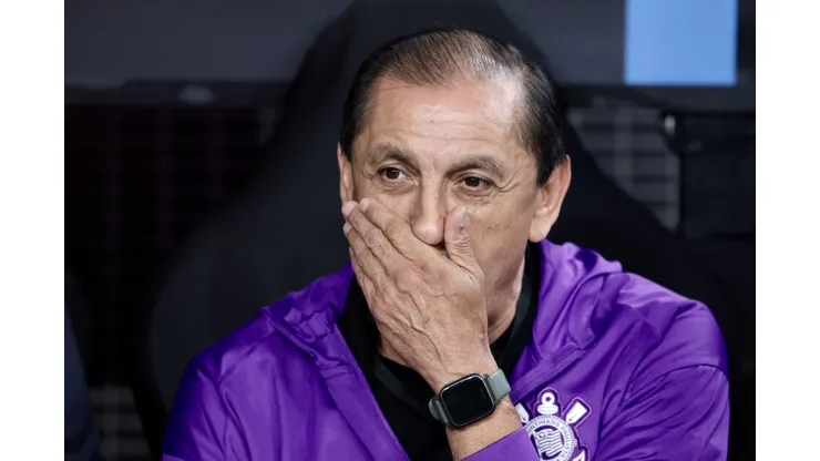 Ramón Díaz durante confronto contra o Universidad Central na Libertadores de 2025.