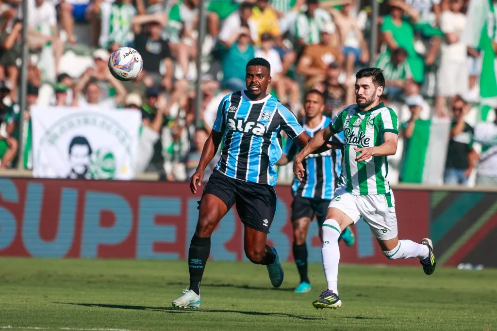 RS – CAXIAS DO SUL – 01/03/2025 – GAUCHO 2025, JUVENTUDE X GREMIO – Jemerson jogador do Gremio durante partida contra o Juventude no estadio Alfredo Jaconi pelo campeonato Gaucho 2025. Foto: Luiz Erbes/AGIF