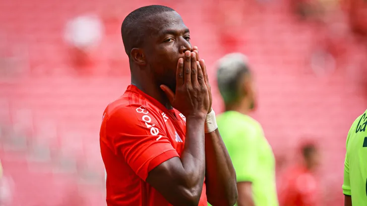 Enner Valencia durante confronto contra o Ypiranga no Campeonato Gaúcho de 2024.