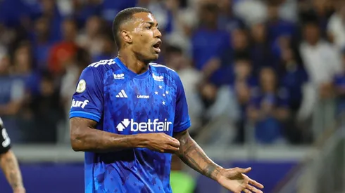 Walace jogador do Cruzeiro durante partida contra o Atletico-MG no estadio Mineirao pelo campeonato Brasileiro A 2024.