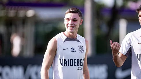 Breno Bidon jogador do Corinthians durante chegada do time para treino no Centro de Treinamento CT Joaquim Grava.