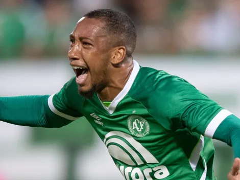 Habraão chega ao Athletico-PR e manda mensagem para torcida