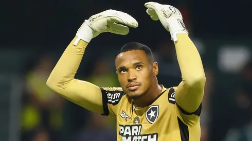 Botafogo encaminha renovação do goleiro John. Foto: Joisel Amaral/AGIF