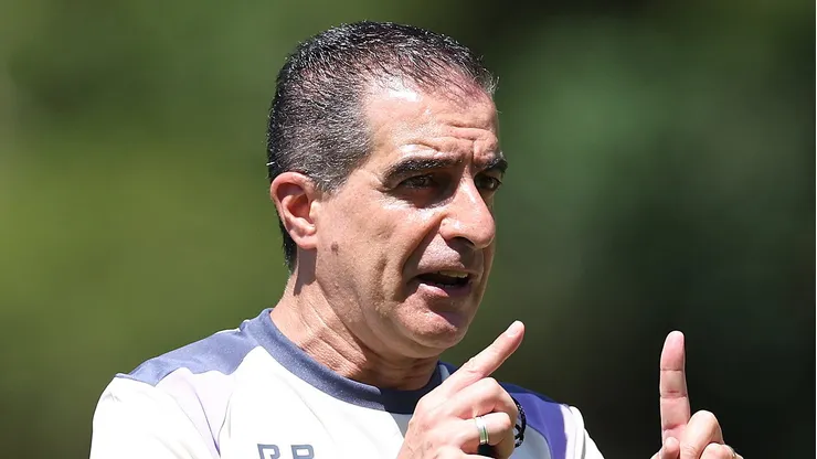 Renato Paiva é avisado de decisão tomada no Glorioso - Foto: Vitor Silva/Botafogo.