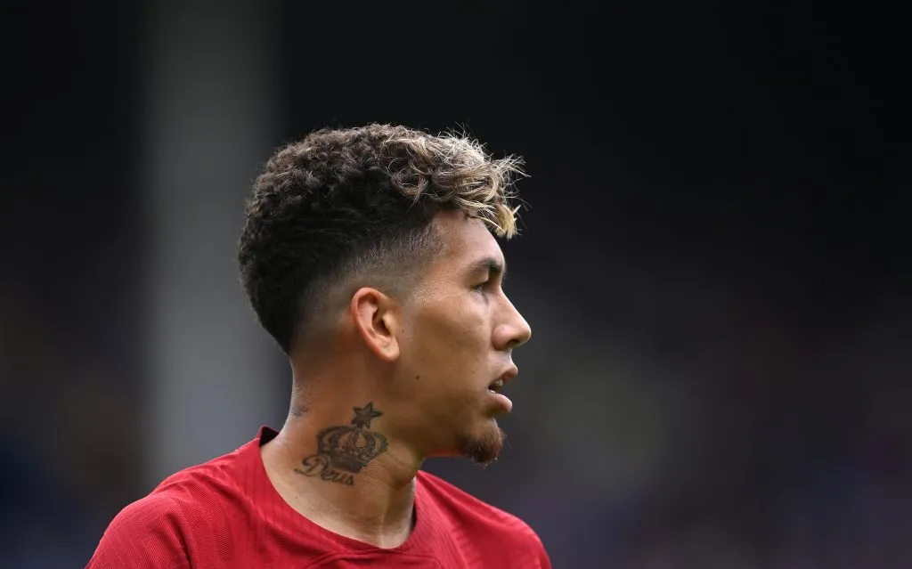 LIVERPOOL, ENGLAND – SEPTEMBER 03: Roberto Firmino of Liverpool looks on  during the Premier League match between Everton FC and Liverpool FC at Goodison Park on September 03, 2022 in Liverpool, England. (Photo by Laurence Griffiths/Getty Images)